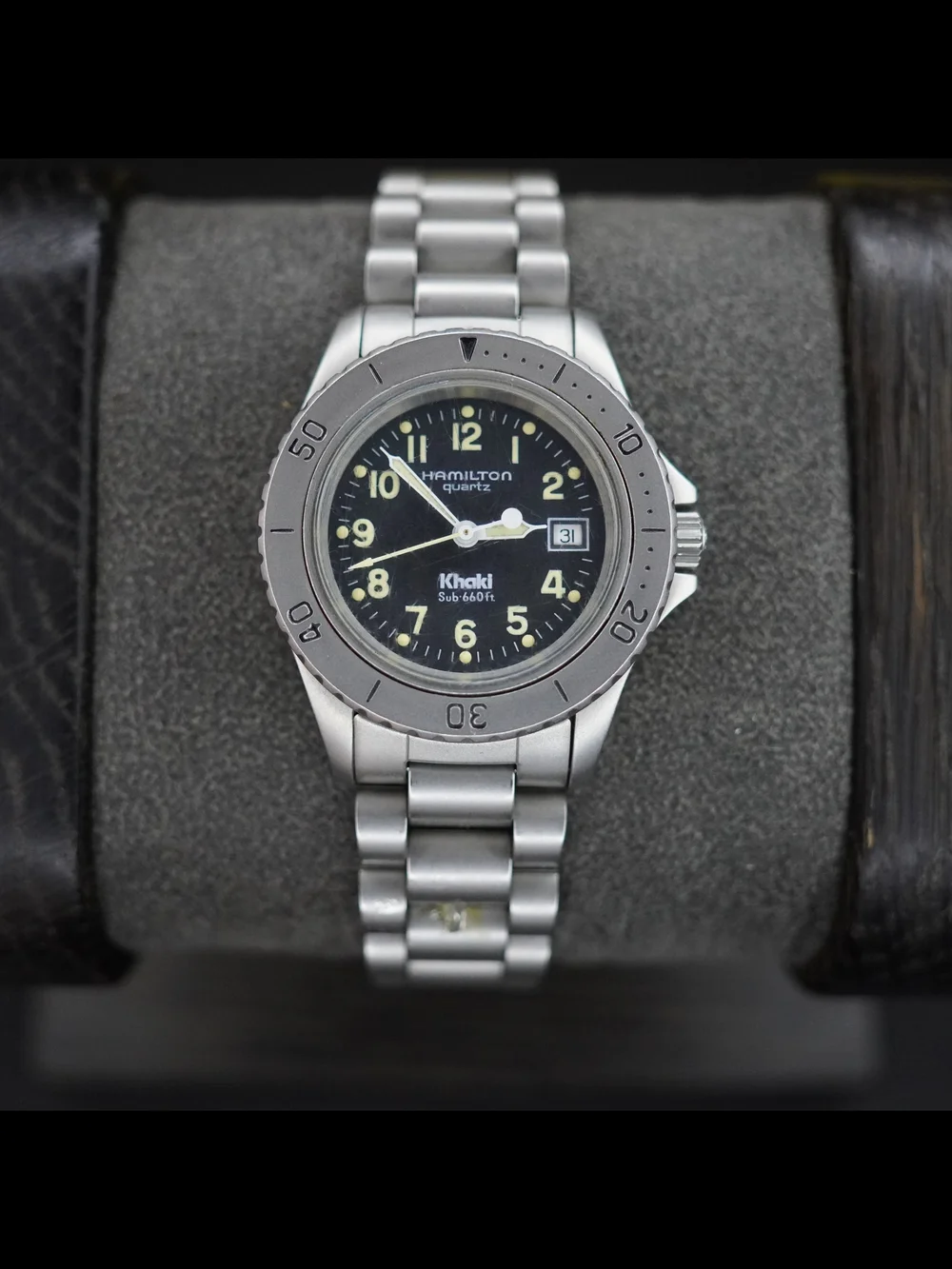 Vintage Hamilton Khaki Sub 660ft Diver 31mm Black Dial Quartz Ladies Watch 8587B